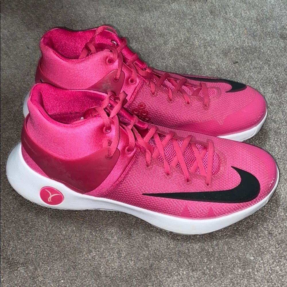 Nike KD trey 5 (breast cancer) edition